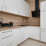 Stylish Located In The Old Town Close To Attractions By Renters Apartamento *