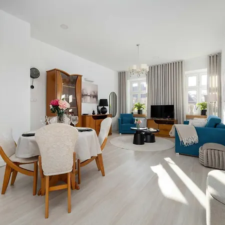 Stylish Located In The Old Town Close To Attractions By Renters Appartement