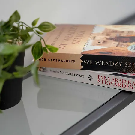 Stylish Located In The Old Town Close To Attractions By Renters Διαμέρισμα