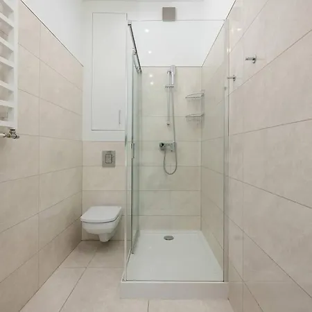 Stylish Located In The Old Town Close To Attractions By Renters Διαμέρισμα *