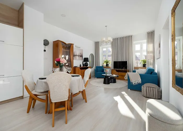 Stylish Located In The Old Town Close To Attractions By Renters Διαμέρισμα